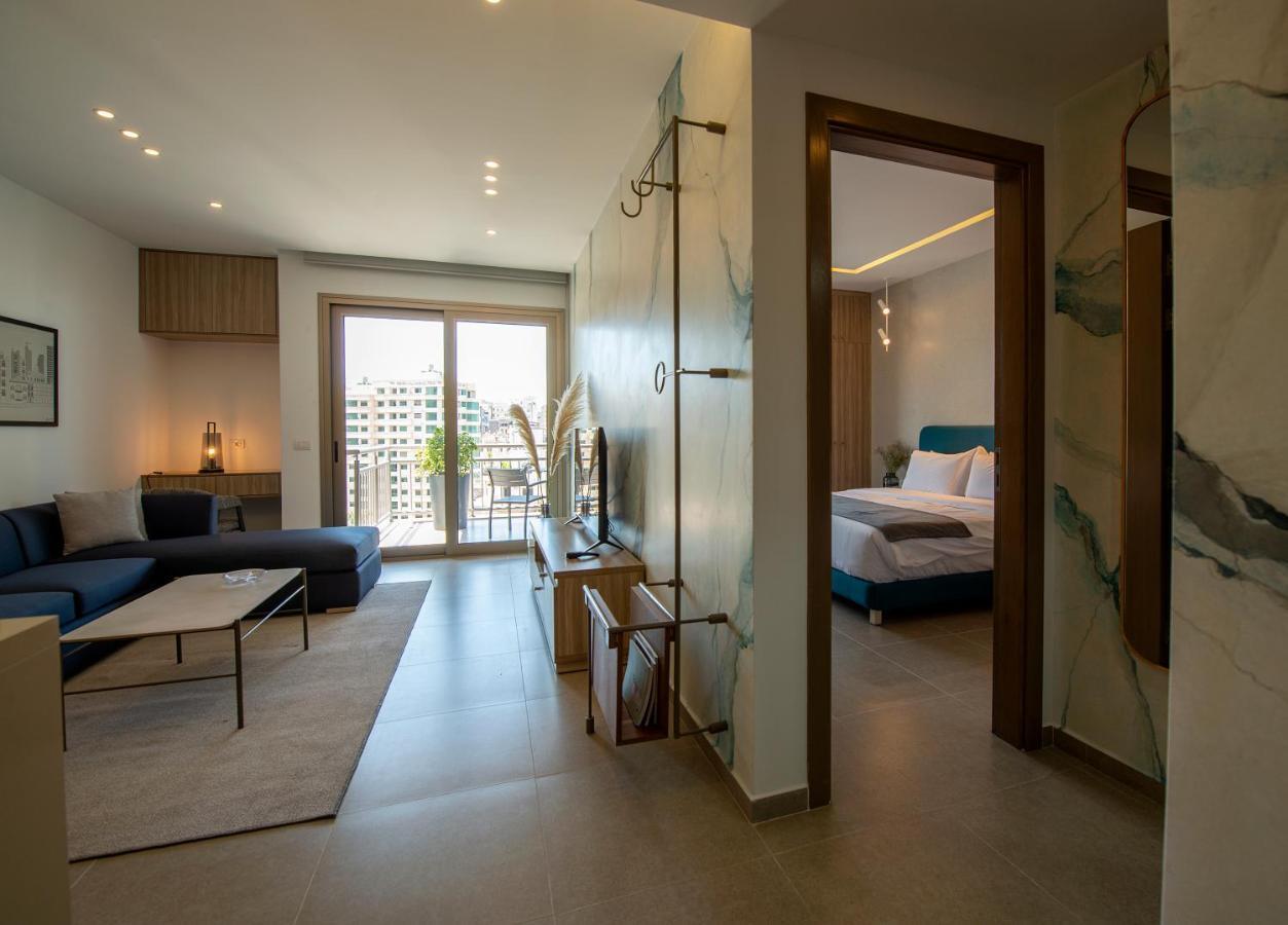 Zur Studios And Suites Beiroet Buitenkant foto